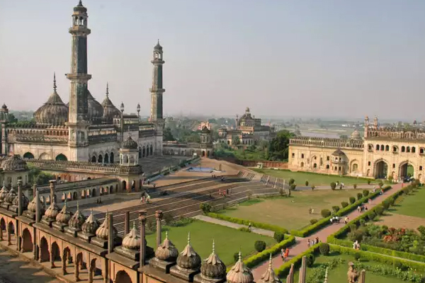 Mosque in full glory