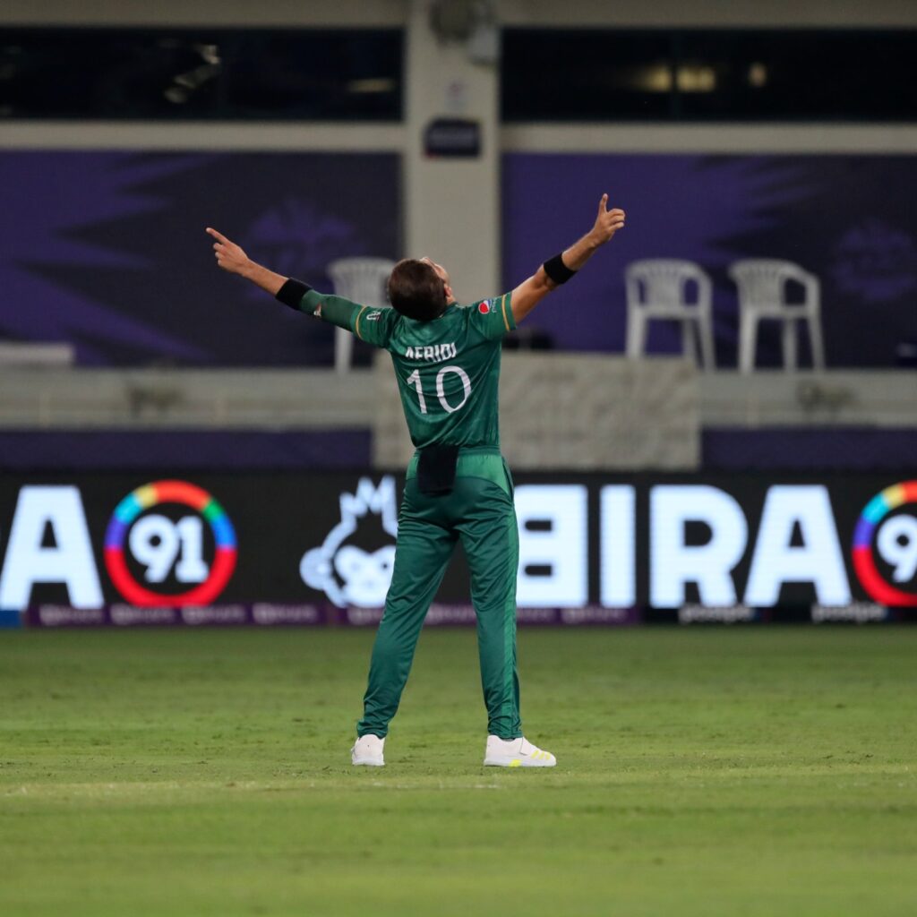 Shaheen Afridi celebrating after Kohli's wicket