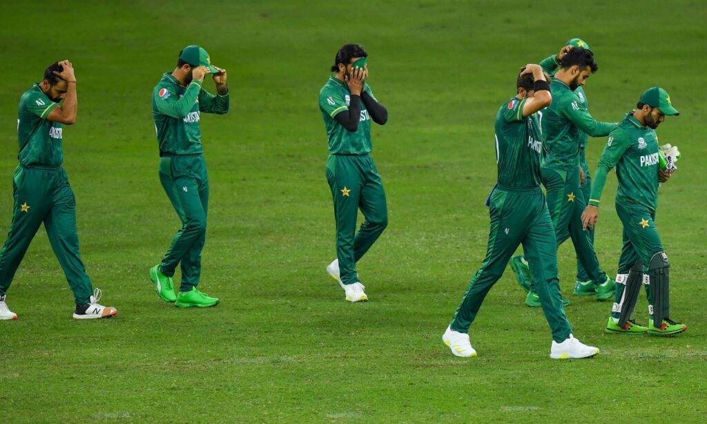 Team Pakistan leaving the field at the end of PAK vs AUS semi final.