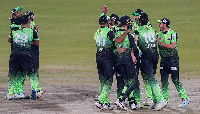 Lahore Qalanders celebrating after defeating Islamabad United in Eliminator 3 roundv