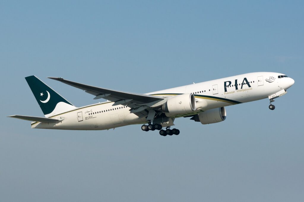Pakistan International Airlines Boeing 777-200LR AP-BGZ