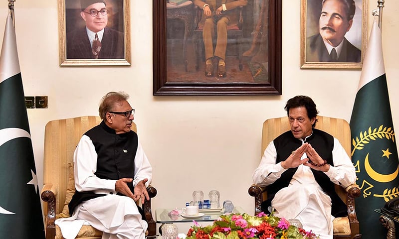 Pic16-062 KARACHI: Sep 16 – Prime Minister Imran Khan in a meeting with President Dr. Arif Alvi. ONLINE PHOTO