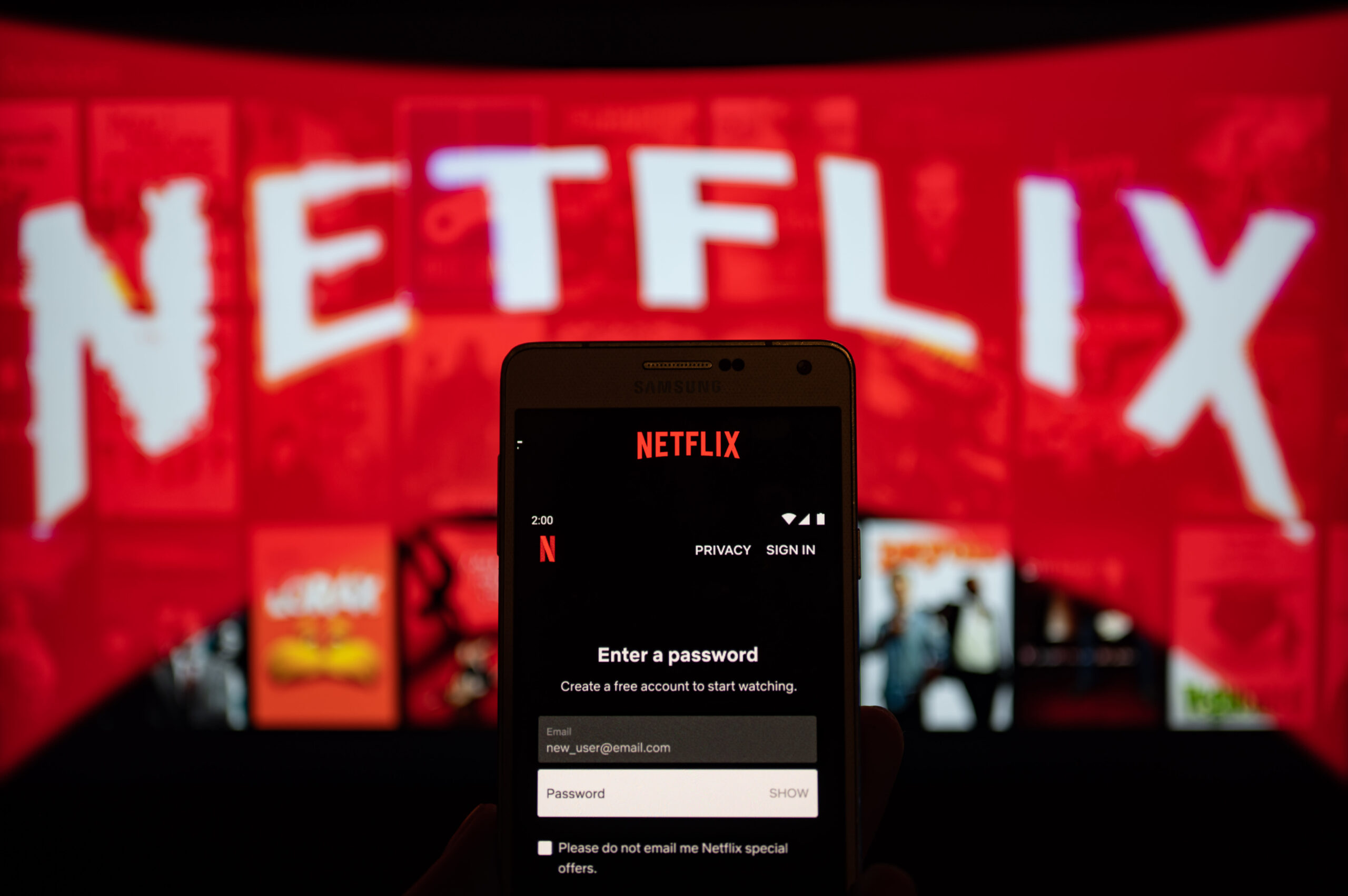 netflix-started-password-sharing-crackdown-in-the-usa-viralnom