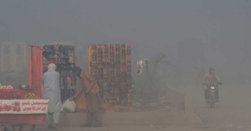 Lahore Smog Crisis Worsens as Winter Sets In