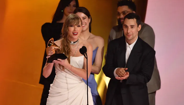 Taylor Swift Makes History with 4th Album of the Year Grammy Win!