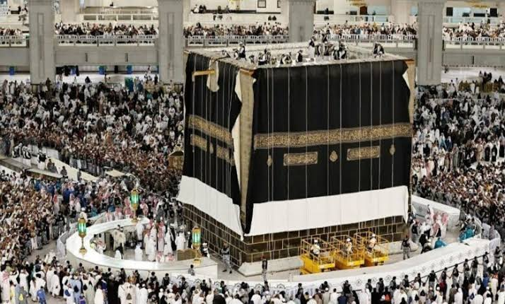 Kiswah of Holy Kaaba Raised by 3 metres to Mark Start of Hajj 2024