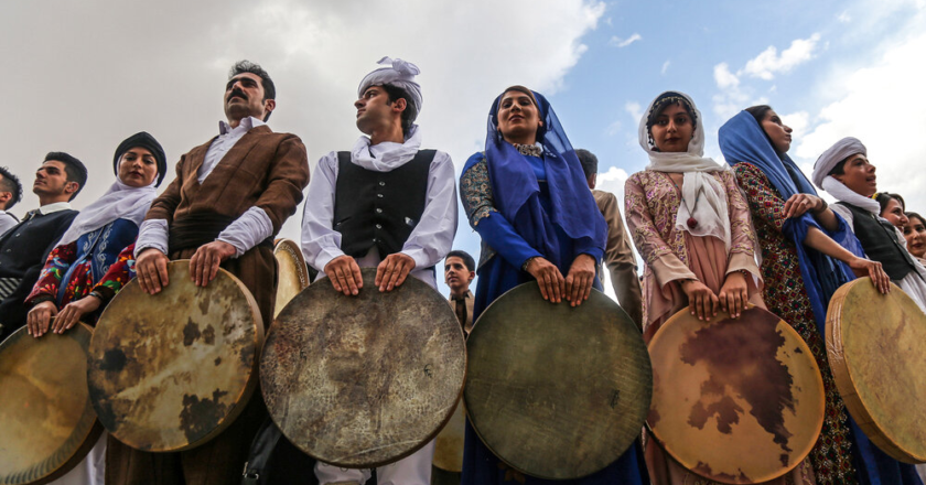 Thousands Gather in Palangan for Annual Hezar Daf Festival