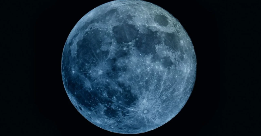 Alluring Super Blue Moon Stuns Pakistan