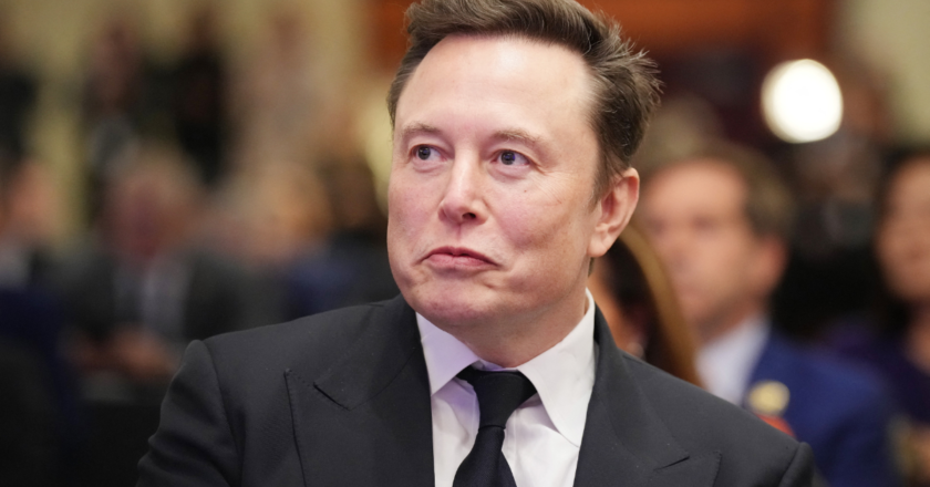 Elon Musk Becomes First Person to Reach $400 Billion Net Worth