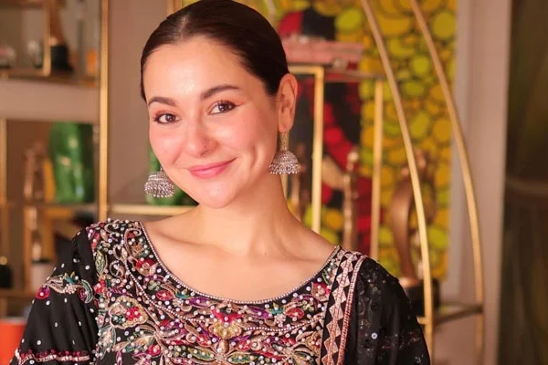 Pak Actress Hania Aamir Shines at #9 in Global Rankings!