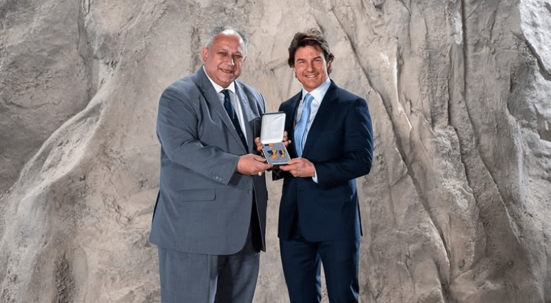 Tom Cruise Receives Top Civilian Honor from US Navy